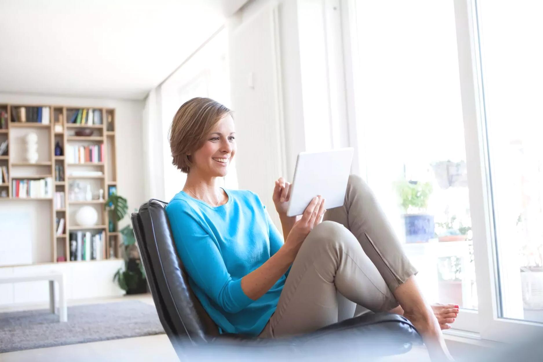 Individuelle Beratungssituation mit Fokus auf praktische Lösungen